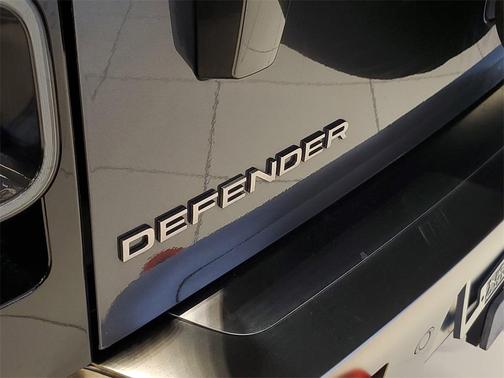 2024 Land Rover Defender 130 P400 X