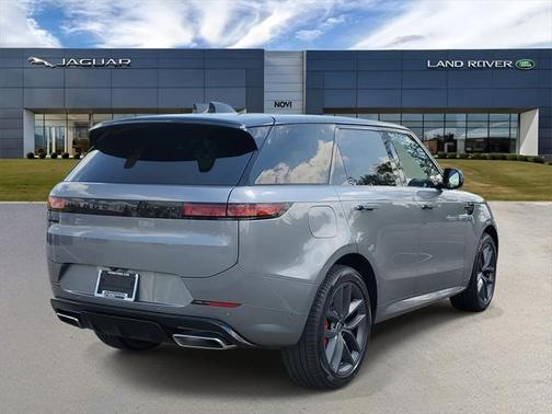 2025 Land Rover Range Rover Sport SE