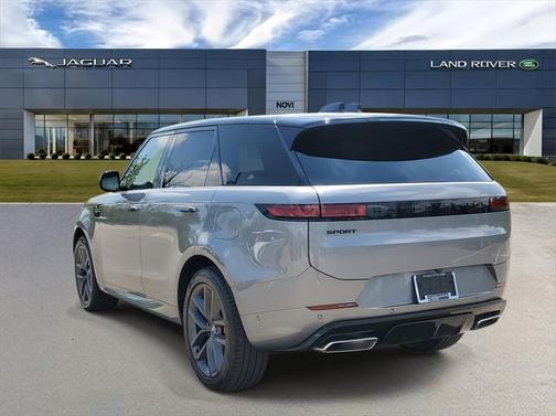 2025 Land Rover Range Rover Sport SE