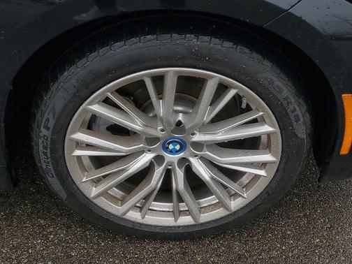 2023 BMW 330e xDrive