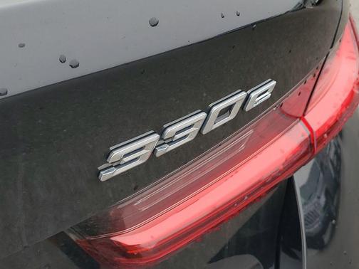 2023 BMW 330e xDrive