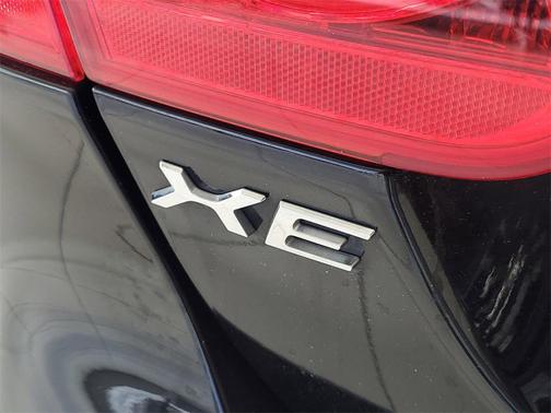 2018 Jaguar XE 25t Premium