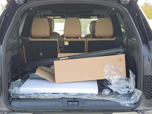 2025 Land Rover Discovery P300 Dynamic SE