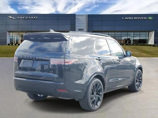 2025 Land Rover Discovery P300 Dynamic SE