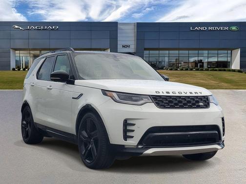 Fuji White 2025 Land Rover Discovery P300 Dynamic SE