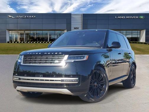 Black 2023 Land Rover Range Rover P400 SE