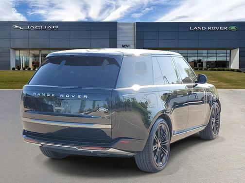 Black 2023 Land Rover Range Rover P400 SE