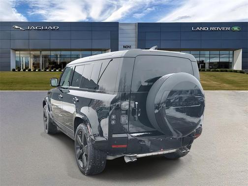 2026 Land Rover Defender 110 V8