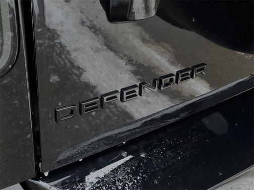 2026 Land Rover Defender 110 V8