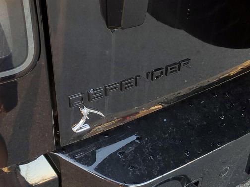 2026 Land Rover Defender V8