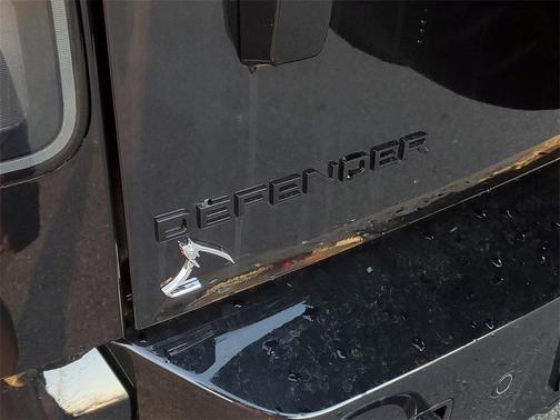 2026 Land Rover Defender V8