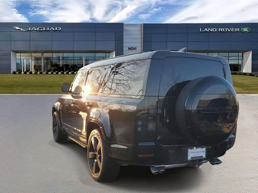 2026 Land Rover Defender V8