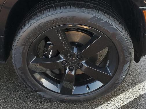 2026 Land Rover Defender V8