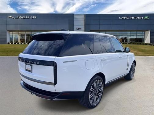 2024 Land Rover Range Rover P530 SE