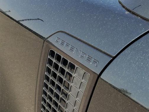 2025 Land Rover Defender 130 P400 X-Dynamic SE