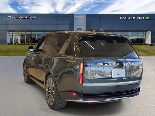 Green 2026 Land Rover Range Rover P530 SE