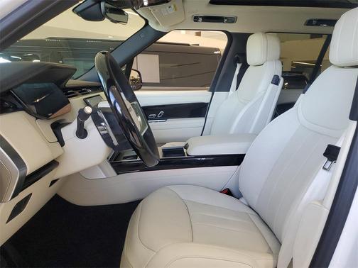 2025 Land Rover Range Rover P400 SE