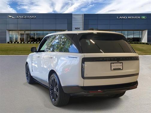 2025 Land Rover Range Rover P400 SE