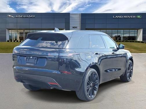 2026 Land Rover Range Rover Velar Dynamic SE