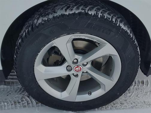 2018 Jaguar F-PACE 25t Premium