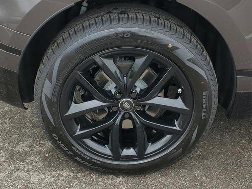 2026 Land Rover Range Rover Velar P400 Dynamic SE