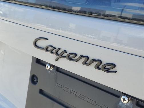 2022 Porsche Cayenne Base