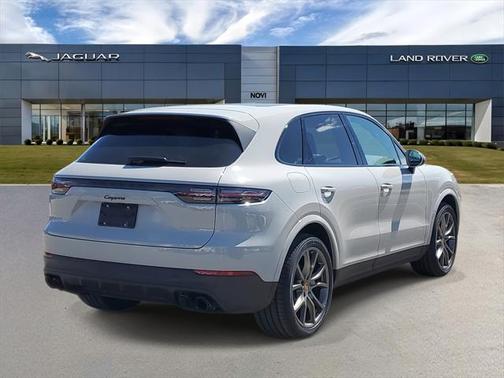 2022 Porsche Cayenne Base
