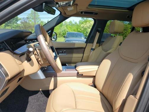 2025 Land Rover Range Rover P530 SE