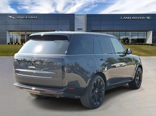 2025 Land Rover Range Rover P530 SE