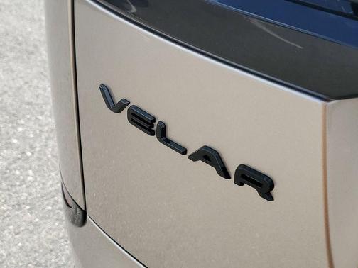 2026 Land Rover Range Rover Velar P250 SE R-Dynamic