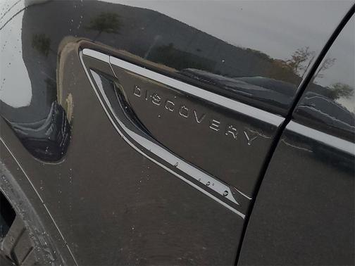 2024 Land Rover Discovery P300 Dynamic SE