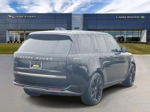 Santorini Black 2024 Land Rover Range Rover P400 SE