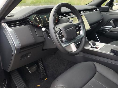 2025 Land Rover Range Rover P400 SE