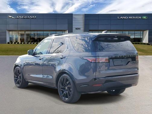 Varesine Blue Metallic 2025 Land Rover Discovery P300 Dynamic SE