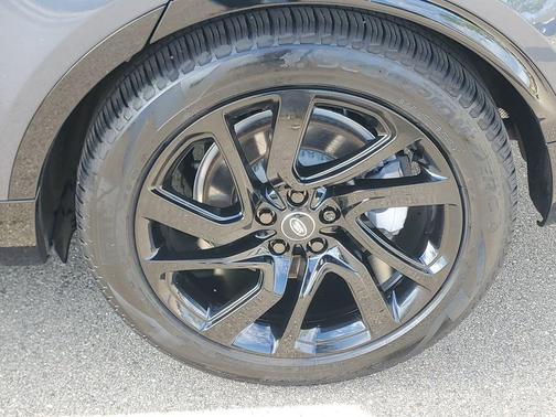 Varesine Blue Metallic 2025 Land Rover Discovery P300 Dynamic SE
