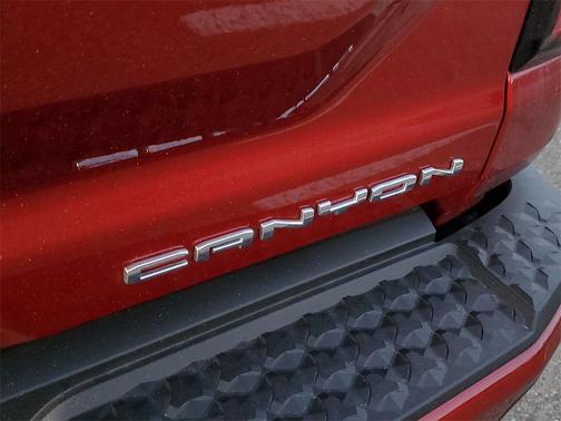 2025 GMC Canyon Denali
