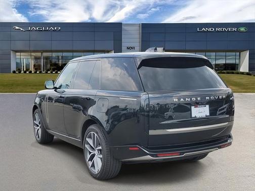 2025 Land Rover Range Rover P550e SE