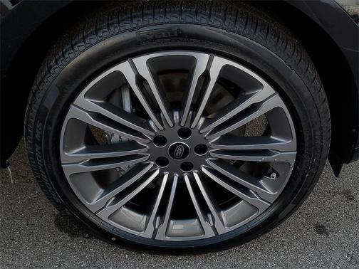 2025 Land Rover Range Rover P400 SE