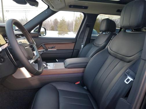 2025 Land Rover Range Rover P400 SE