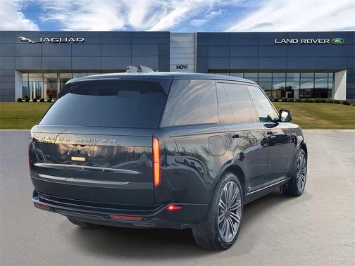 2025 Land Rover Range Rover P400 SE