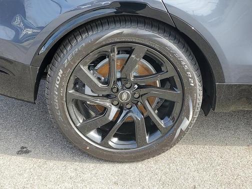 2025 Land Rover Discovery P300 Dynamic SE