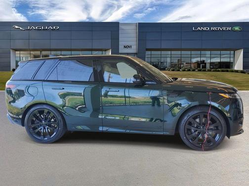 British Racing Green 2026 Land Rover Range Rover Sport SE