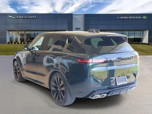 British Racing Green 2026 Land Rover Range Rover Sport SE