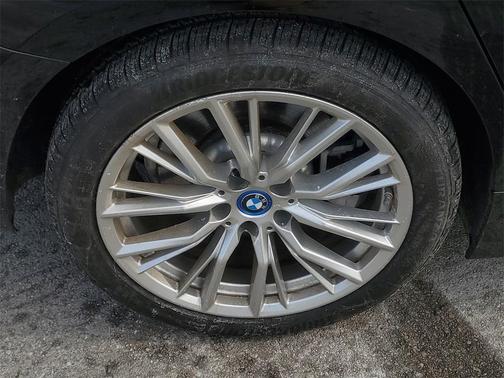 2023 BMW 330e xDrive