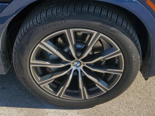 2023 BMW X6 xDrive40i