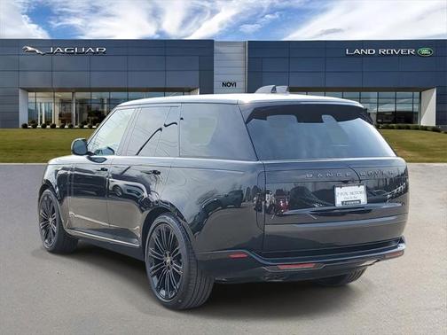 2025 Land Rover Range Rover P530 SE