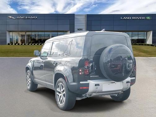 2025 Land Rover Defender 110 P300