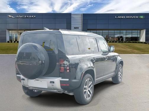 2025 Land Rover Defender 110 P300