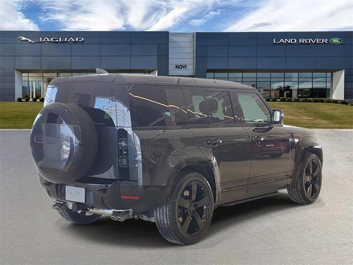 2026 Land Rover Defender 110 V8