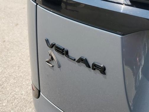 2026 Land Rover Range Rover Velar P250 SE R-Dynamic